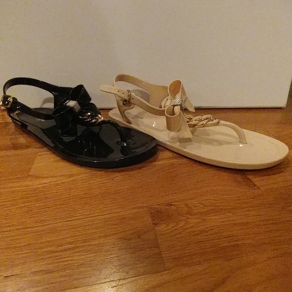 Jelly Thong Sandal with Bling and a Bow! Size 8.0